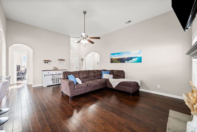 2110 Trophy Trce, Clarksville, TN 37040