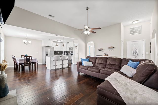 2110 Trophy Trce, Clarksville, TN 37040