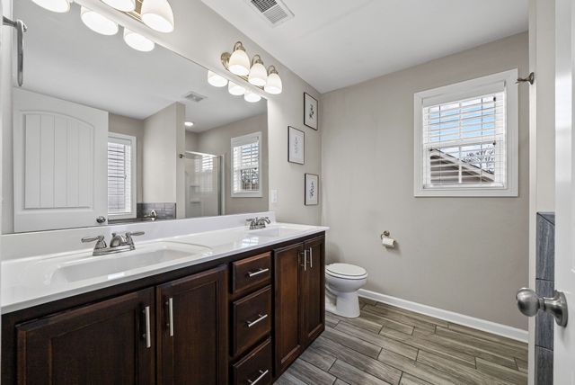 2110 Trophy Trce, Clarksville, TN 37040