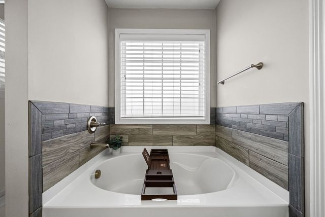 2110 Trophy Trce, Clarksville, TN 37040