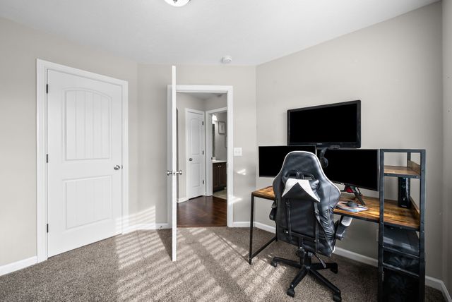 2110 Trophy Trce, Clarksville, TN 37040