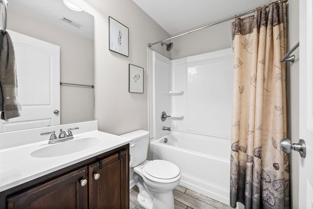 2110 Trophy Trce, Clarksville, TN 37040