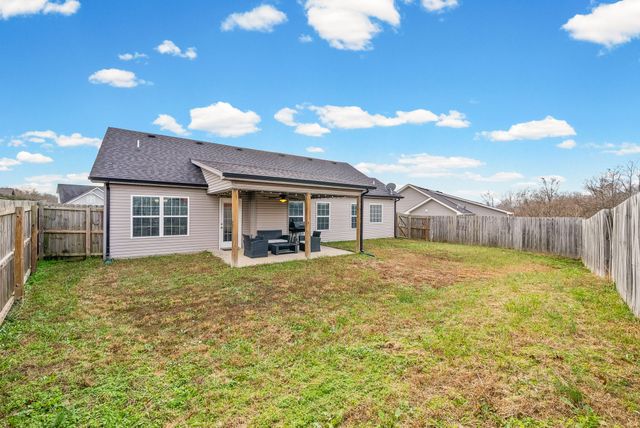 2110 Trophy Trce, Clarksville, TN 37040