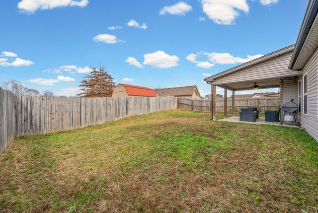 2110 Trophy Trce, Clarksville, TN 37040