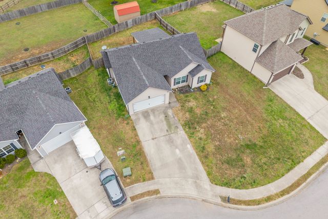 2110 Trophy Trce, Clarksville, TN 37040