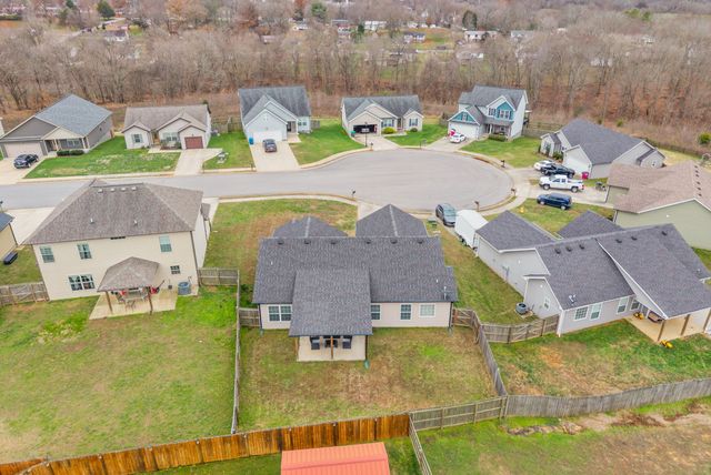 2110 Trophy Trce, Clarksville, TN 37040