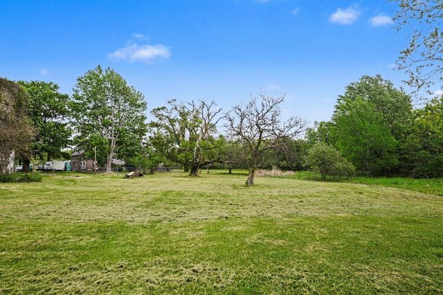 38753 Fisk Lake Road, Waverly Twp, MI 49079