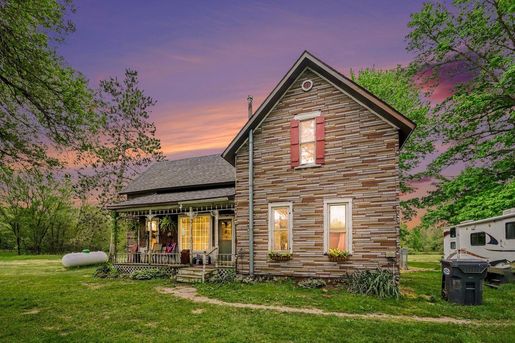 38753 Fisk Lake Road, Waverly Twp, MI 49079