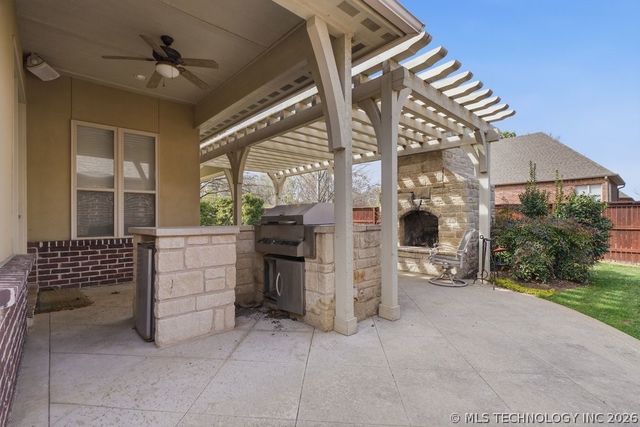 6304 W Utica Street, Broken Arrow, OK 74011