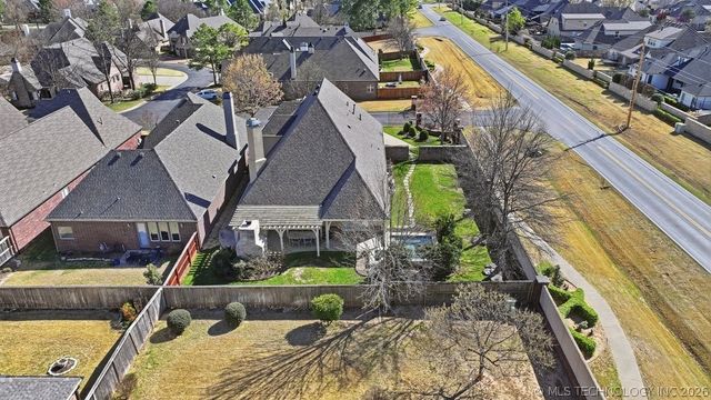 6304 W Utica Street, Broken Arrow, OK 74011