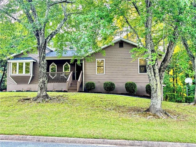 3521 Birchwood Trail, Snellville, GA 30078