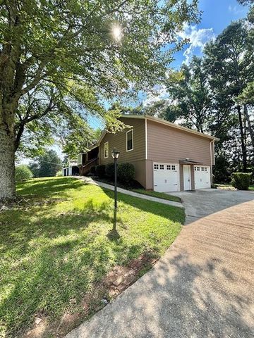 3521 Birchwood Trail, Snellville, GA 30078