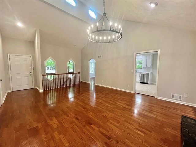 3521 Birchwood Trail, Snellville, GA 30078