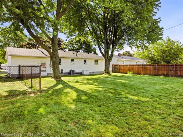 3541 Shenandoah Avenue, Port Huron, MI 48060