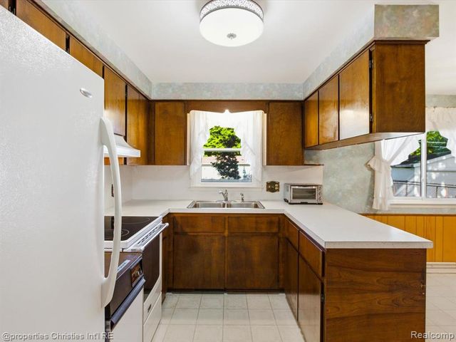 3541 Shenandoah Avenue, Port Huron, MI 48060
