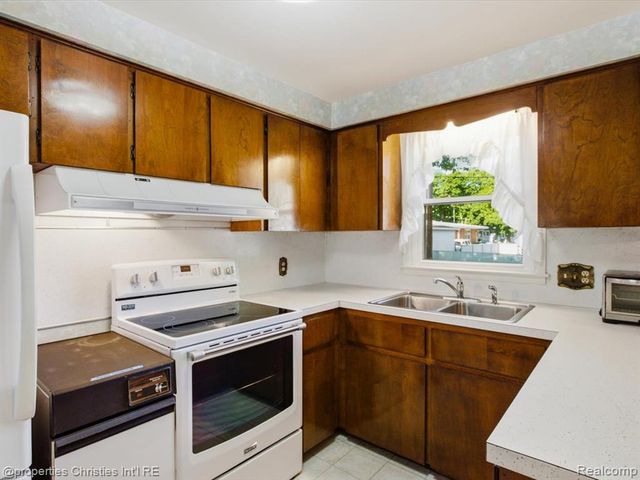 3541 Shenandoah Avenue, Port Huron, MI 48060