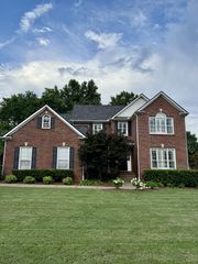 5541 Traceside Dr, Nashville, TN 37221