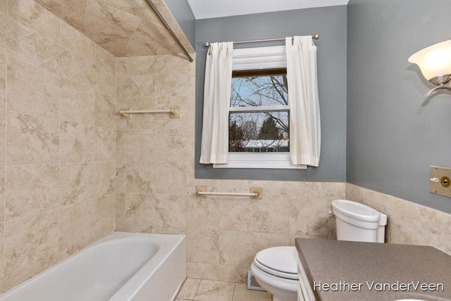 7951 Engelhurst Court, Jenison, MI 49428