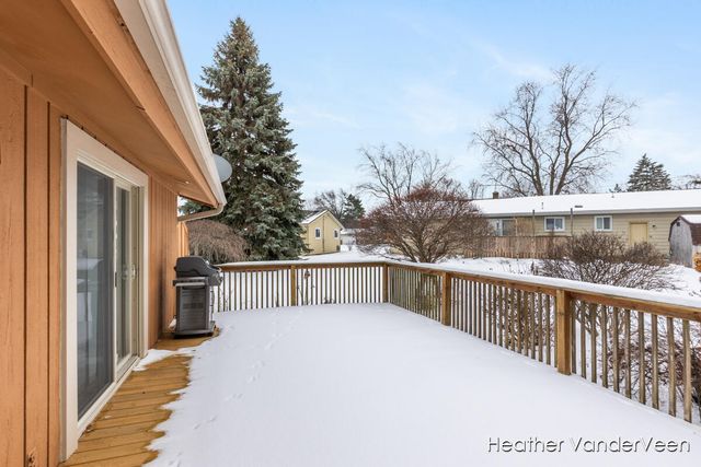 7951 Engelhurst Court, Jenison, MI 49428