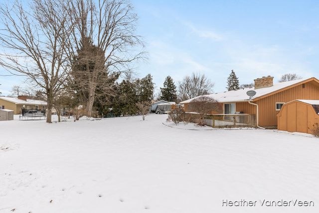 7951 Engelhurst Court, Jenison, MI 49428