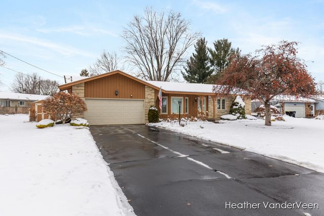 7951 Engelhurst Court, Jenison, MI 49428