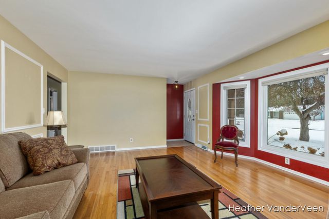 7951 Engelhurst Court, Jenison, MI 49428