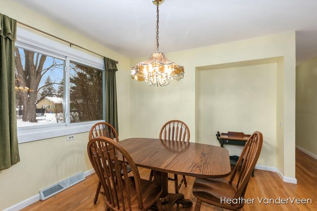 7951 Engelhurst Court, Jenison, MI 49428