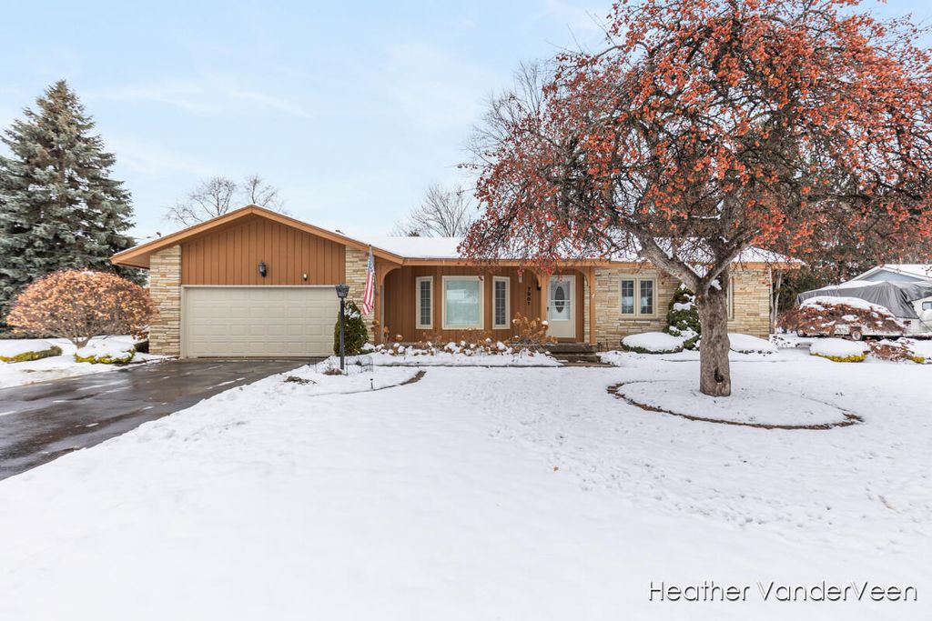 7951 Engelhurst Court, Jenison, MI 49428