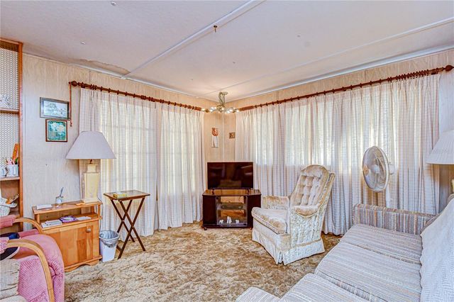 37427 HAMMOND DRIVE, Zephyrhills, FL 33541