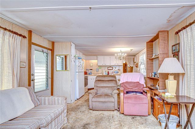 37427 HAMMOND DRIVE, Zephyrhills, FL 33541