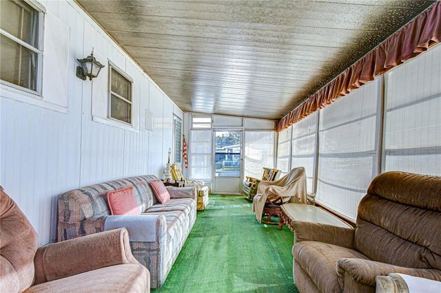 37427 HAMMOND DRIVE, Zephyrhills, FL 33541