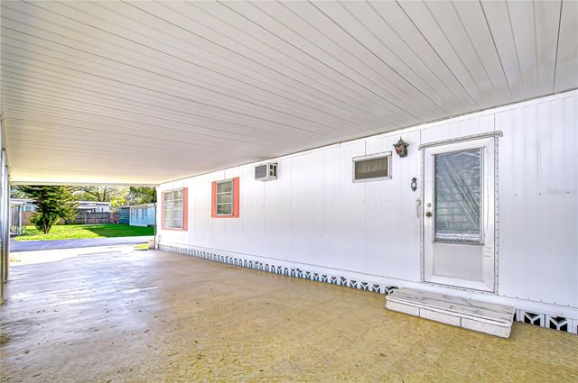 37427 HAMMOND DRIVE, Zephyrhills, FL 33541