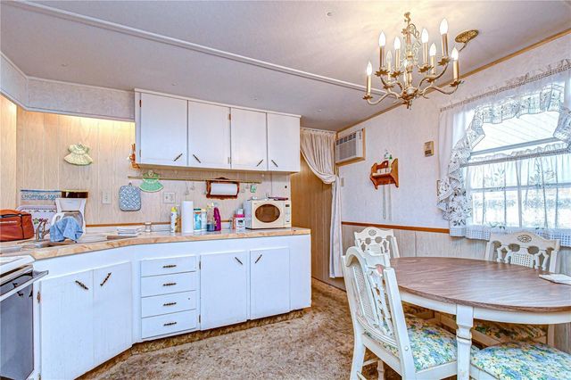 37427 HAMMOND DRIVE, Zephyrhills, FL 33541