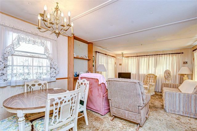 37427 HAMMOND DRIVE, Zephyrhills, FL 33541