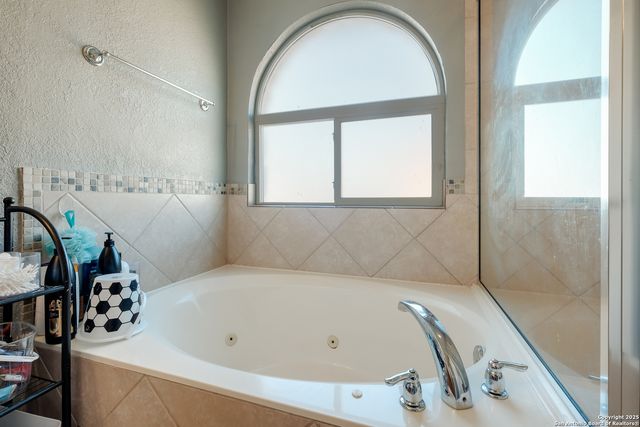 6927 Macaway, San Antonio, TX 78244