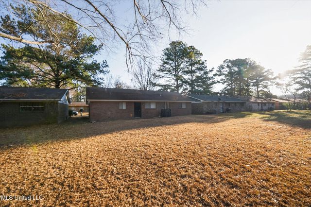 375 James Garfield Circle, Jackson, MS 39213
