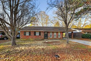 375 James Garfield Circle, Jackson, MS 39213