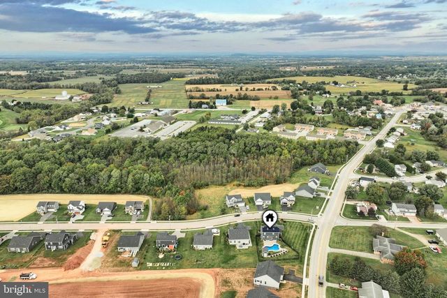 6 LOBELL RD, Abbottstown, PA 17301