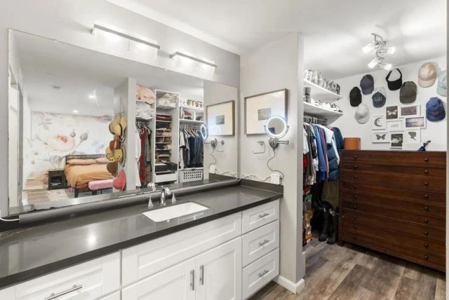 18027 Cotorro Rd, San Diego, CA 92128