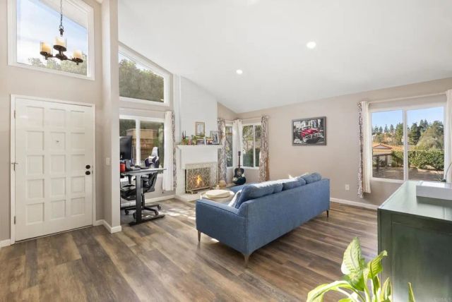 18027 Cotorro Rd, San Diego, CA 92128