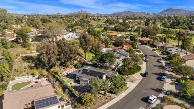 18027 Cotorro Rd, San Diego, CA 92128