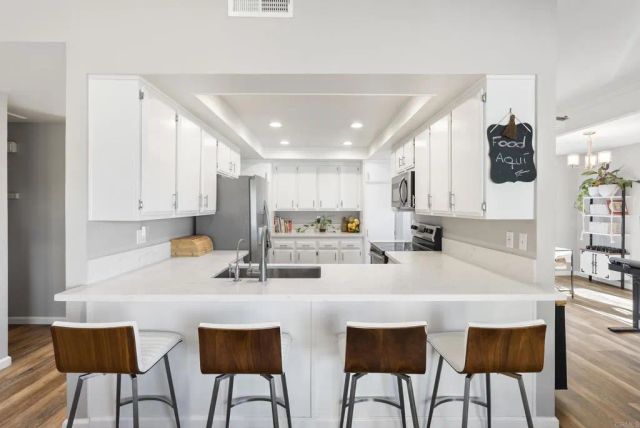 18027 Cotorro Rd, San Diego, CA 92128