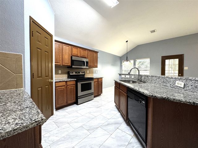 13624 Kaplan Court, Fort Worth, TX 76155