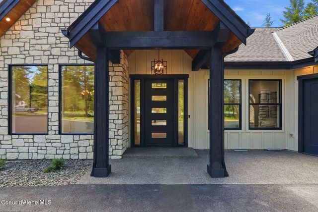 7518 E Duke Ln, Athol, ID 83801