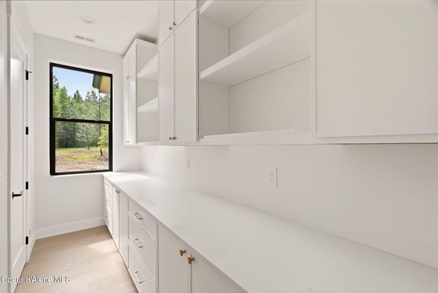 7518 E Duke Ln, Athol, ID 83801