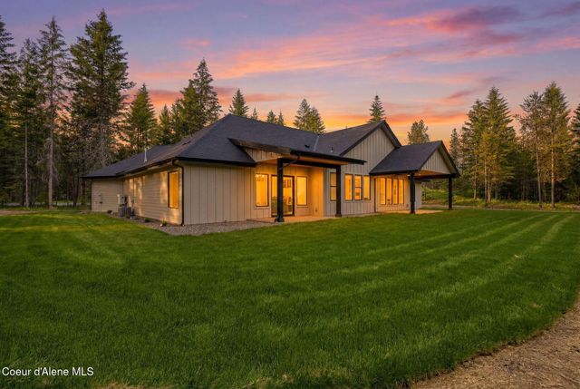 7518 E Duke Ln, Athol, ID 83801