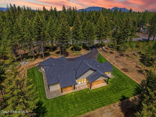7518 E Duke Ln, Athol, ID 83801