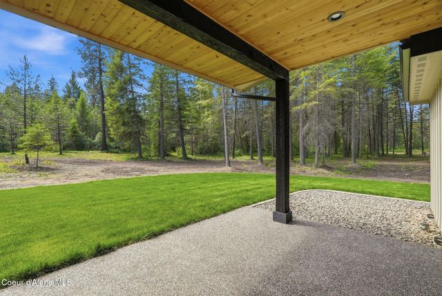 7518 E Duke Ln, Athol, ID 83801