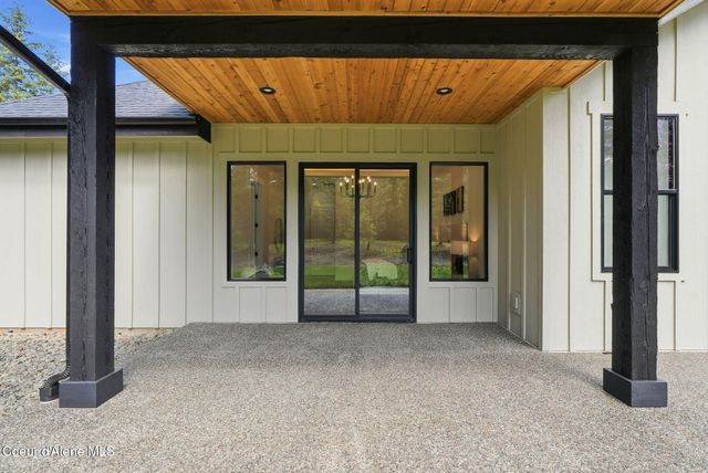 7518 E Duke Ln, Athol, ID 83801