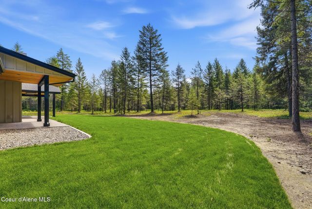 7518 E Duke Ln, Athol, ID 83801